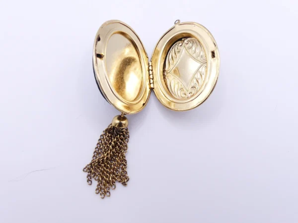 Iridescence Glass Cameo Locket - Image 4