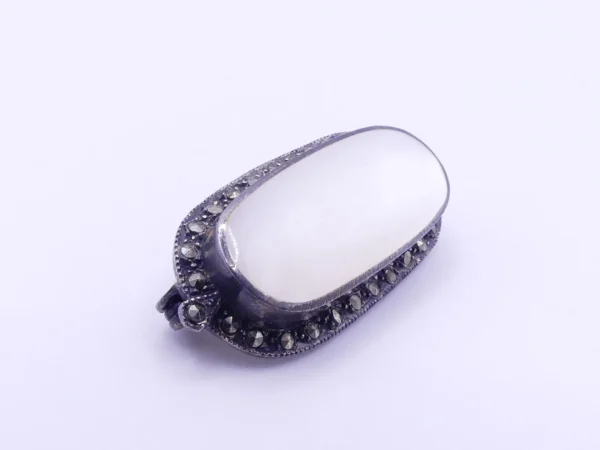 Vintage Mother Of Pearl Brooch - Image 2