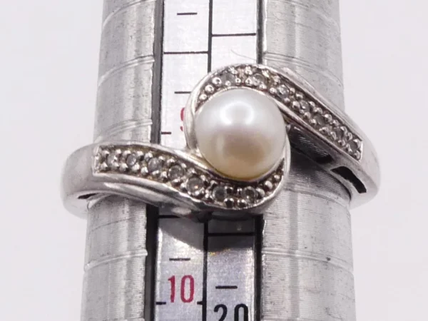 Pearl And CZ Sterling Ring - Image 3